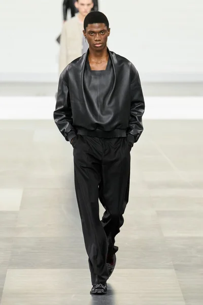 Look 26